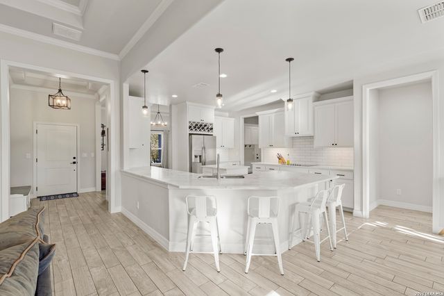 1401 Hartfield Rd, Seguin, TX 78155