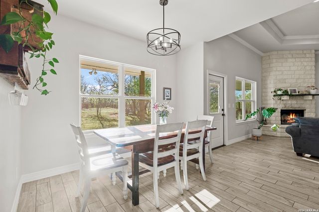 1401 Hartfield Rd, Seguin, TX 78155