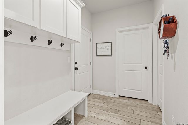 1401 Hartfield Rd, Seguin, TX 78155