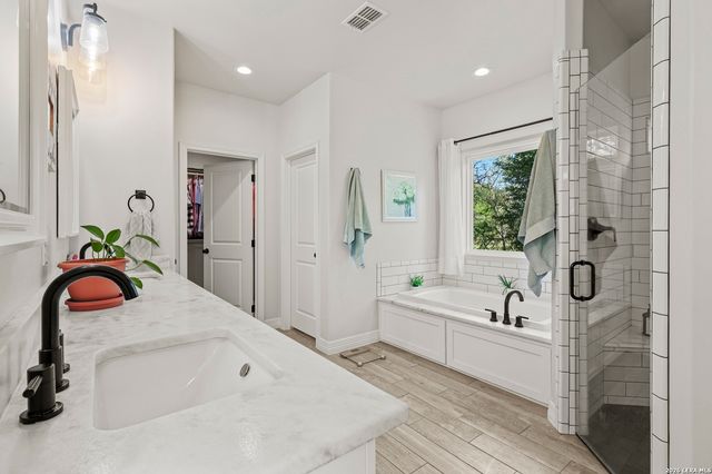 1401 Hartfield Rd, Seguin, TX 78155
