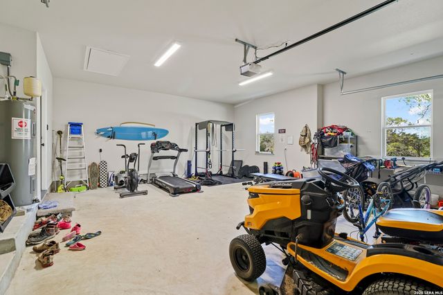 1401 Hartfield Rd, Seguin, TX 78155