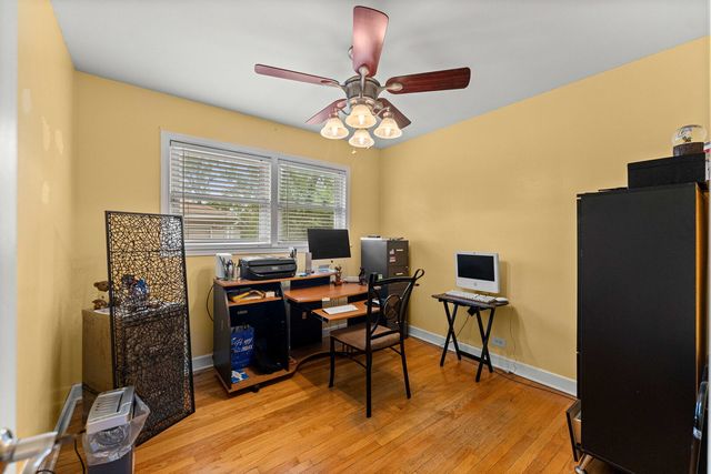 913 E 162nd Place, South Holland, IL 60473