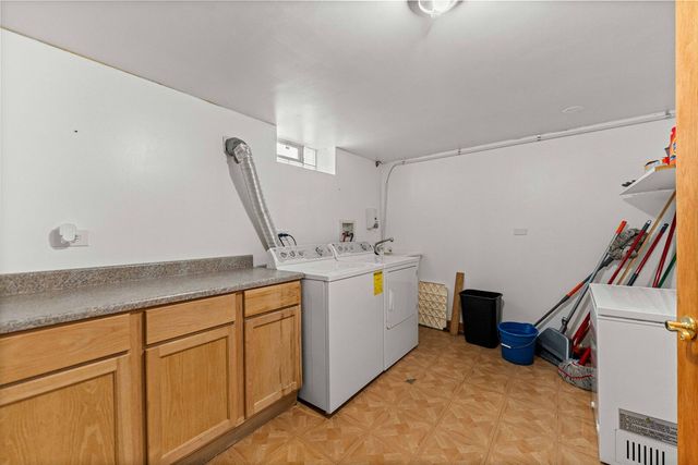 913 E 162nd Place, South Holland, IL 60473