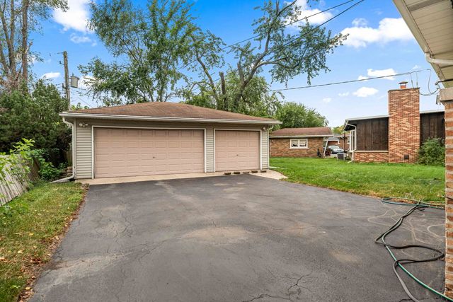 913 E 162nd Place, South Holland, IL 60473