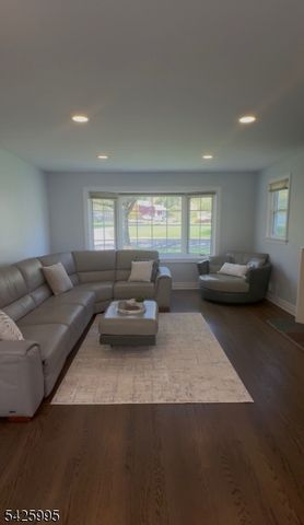 32 Fieldcrest Dr, Scotch Plains Twp., NJ 07076