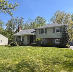 32 Fieldcrest Dr, Scotch Plains Twp., NJ 07076