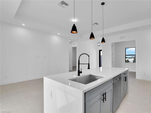 125 NW 24th AVE, Cape Coral, FL 33993