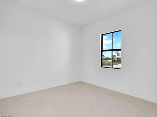 125 NW 24th AVE, Cape Coral, FL 33993