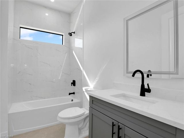 125 NW 24th AVE, Cape Coral, FL 33993