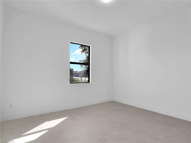 125 NW 24th AVE, Cape Coral, FL 33993