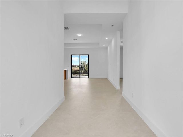 125 NW 24th AVE, Cape Coral, FL 33993