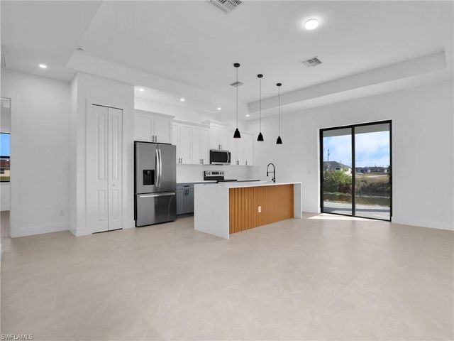 125 NW 24th AVE, Cape Coral, FL 33993