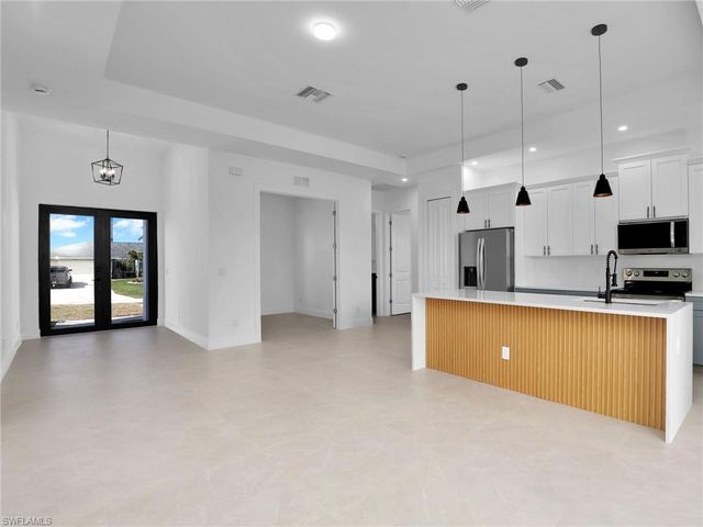 125 NW 24th AVE, Cape Coral, FL 33993