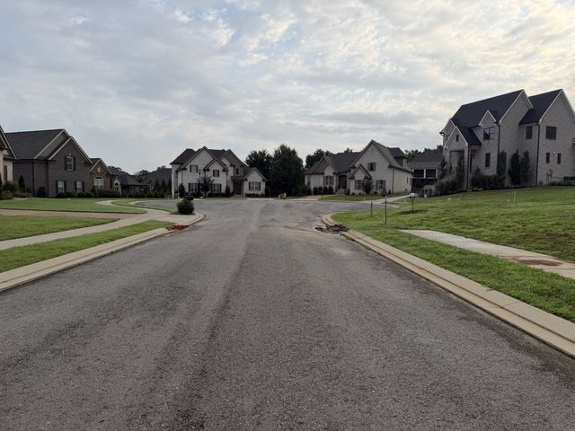 102 Wherry Ct, Hendersonville, TN 37075