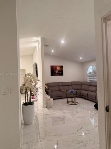 15046 SW 148th Pl, Miami, FL 33196