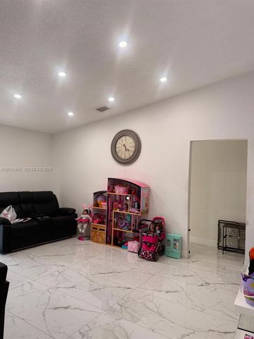 15046 SW 148th Pl, Miami, FL 33196
