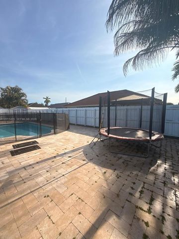 15046 SW 148th Pl, Miami, FL 33196