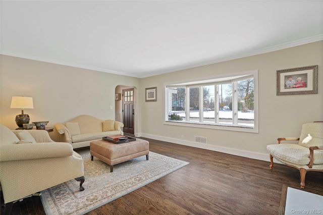 99 Poe Street, Hartsdale, NY 10530