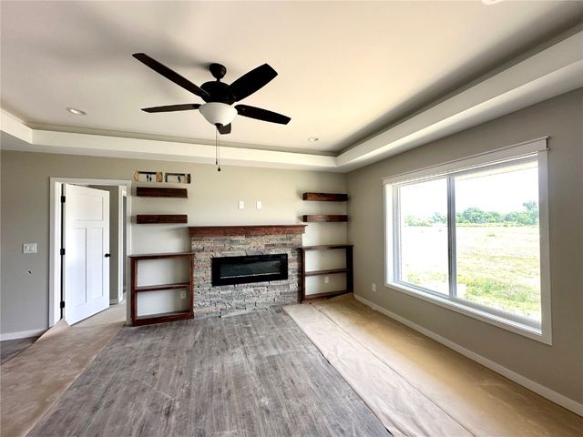 914 Juneberry Drive, Palo, IA 52324