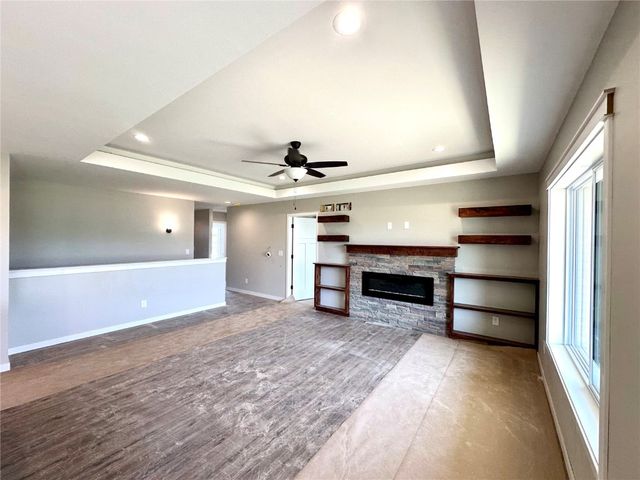 914 Juneberry Drive, Palo, IA 52324