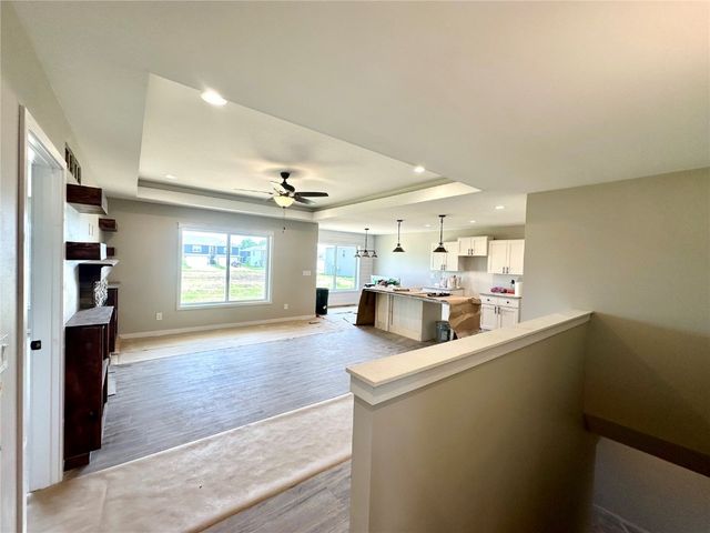 914 Juneberry Drive, Palo, IA 52324