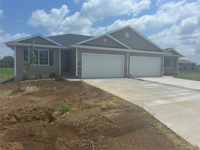 914 Juneberry Drive, Palo, IA 52324