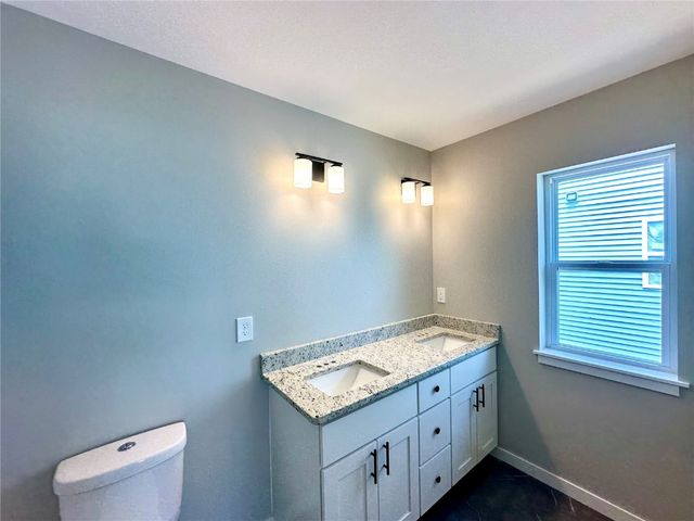 914 Juneberry Drive, Palo, IA 52324