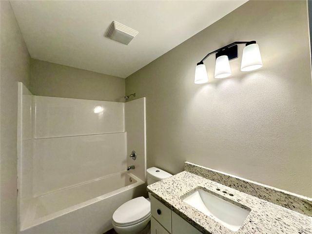 914 Juneberry Drive, Palo, IA 52324