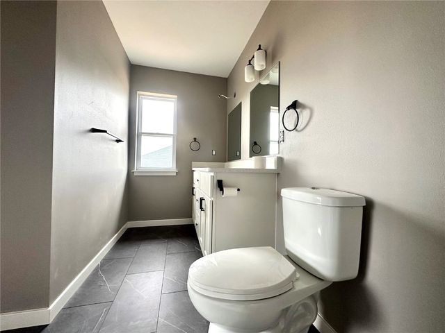 914 Juneberry Drive, Palo, IA 52324