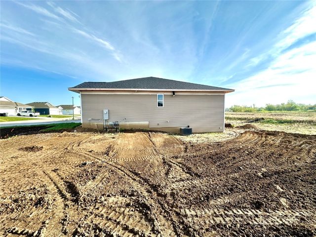 914 Juneberry Drive, Palo, IA 52324