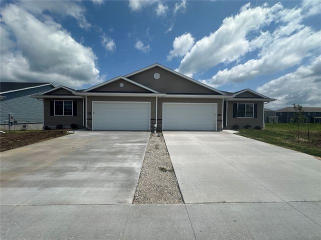914 Juneberry Drive, Palo, IA 52324