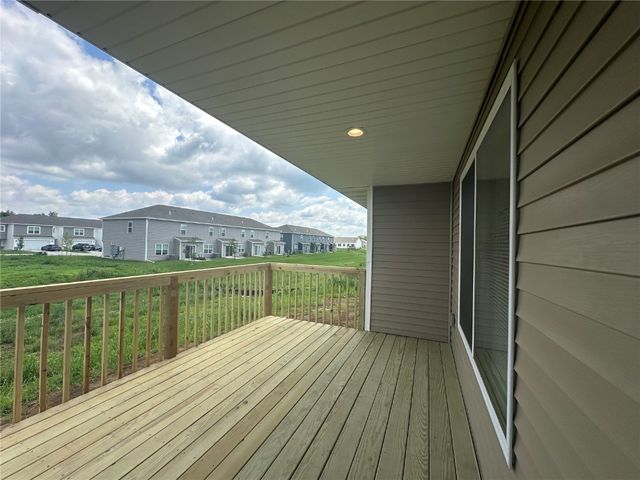 914 Juneberry Drive, Palo, IA 52324