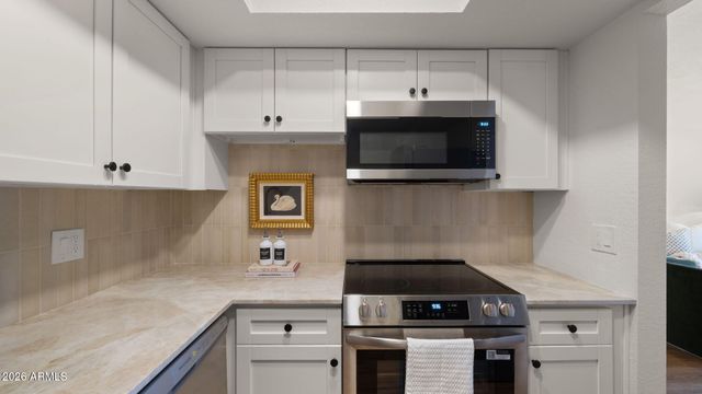 8649 E ROYAL PALM Road 213, Scottsdale, AZ 85258