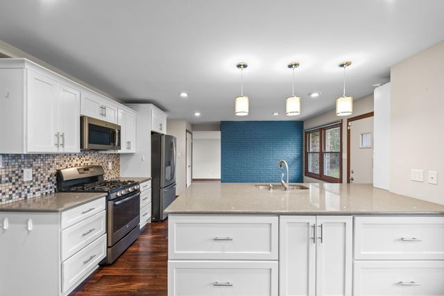 2595 W 65th Avenue, Merrillville, IN 46410