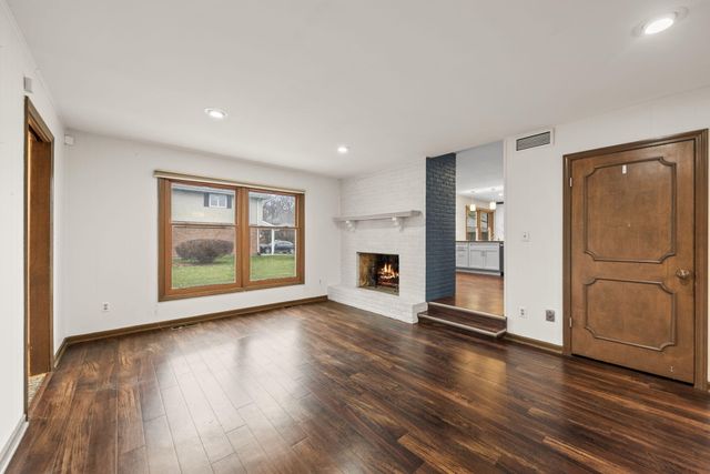 2595 W 65th Avenue, Merrillville, IN 46410