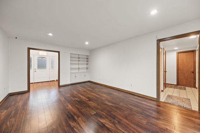 2595 W 65th Avenue, Merrillville, IN 46410