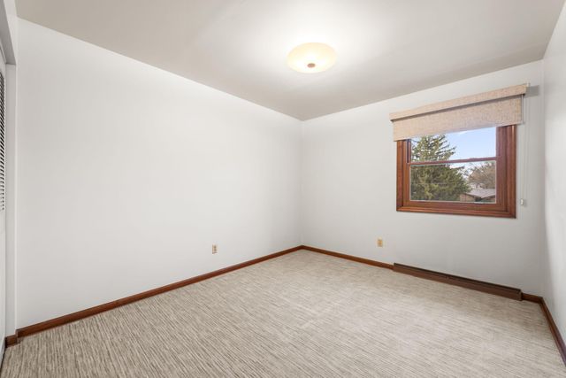 2595 W 65th Avenue, Merrillville, IN 46410