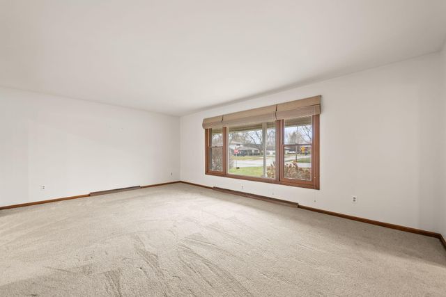 2595 W 65th Avenue, Merrillville, IN 46410