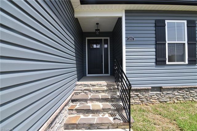 2501 Denton Road, Thomasville, NC 27360