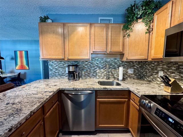 2660 NE 8th Avenue 211, Wilton Manors, FL 33334