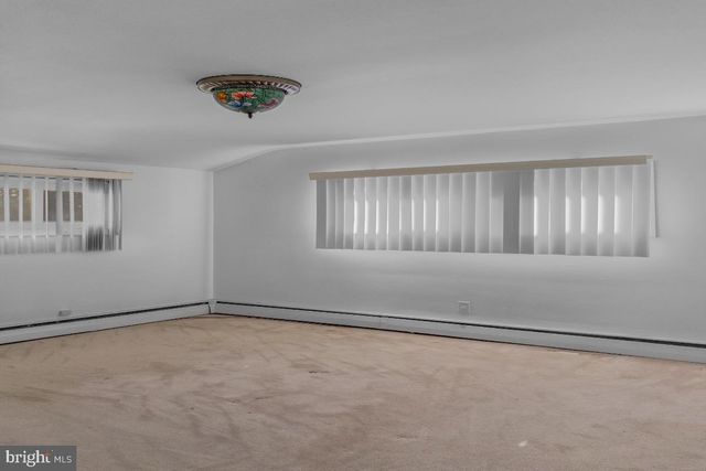 155 LOCUST AVE W, Hamilton, NJ 08610
