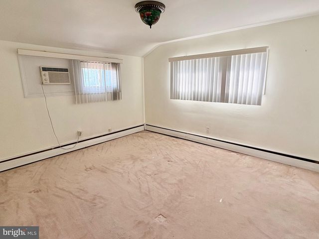 155 LOCUST AVE W, Hamilton, NJ 08610