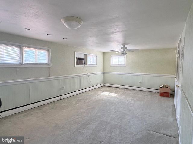 155 LOCUST AVE W, Hamilton, NJ 08610