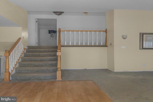 155 LOCUST AVE W, Hamilton, NJ 08610