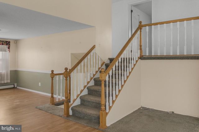 155 LOCUST AVE W, Hamilton, NJ 08610
