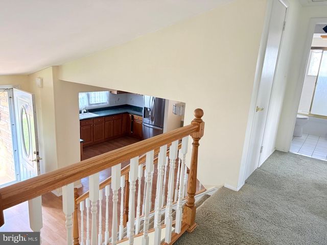155 LOCUST AVE W, Hamilton, NJ 08610