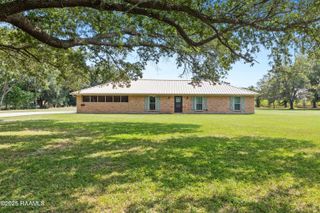 1055 Eddie Ray Road, Breaux Bridge, LA 70517
