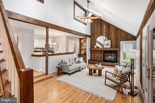 7921 OAK HOLLOW LN, Fairfax Station, VA 22039