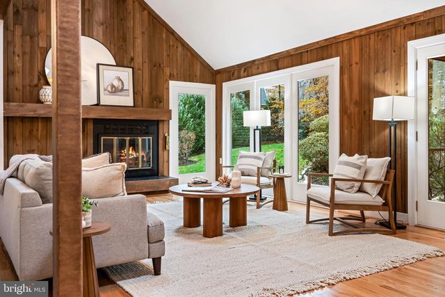 7921 OAK HOLLOW LN, Fairfax Station, VA 22039