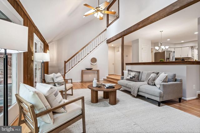 7921 OAK HOLLOW LN, Fairfax Station, VA 22039